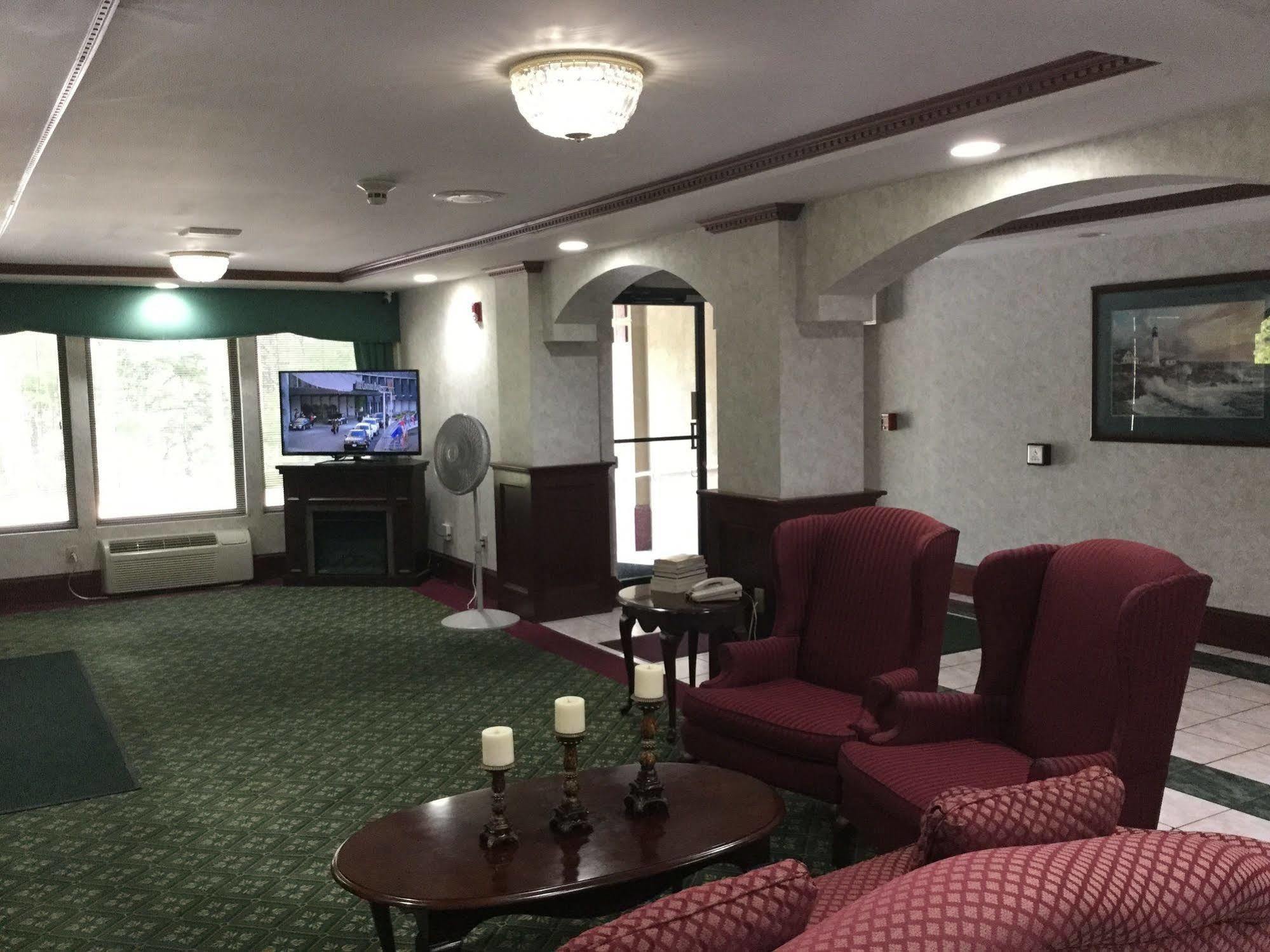 Super 8 By Wyndham West Greenwich/Providence Eksteriør billede