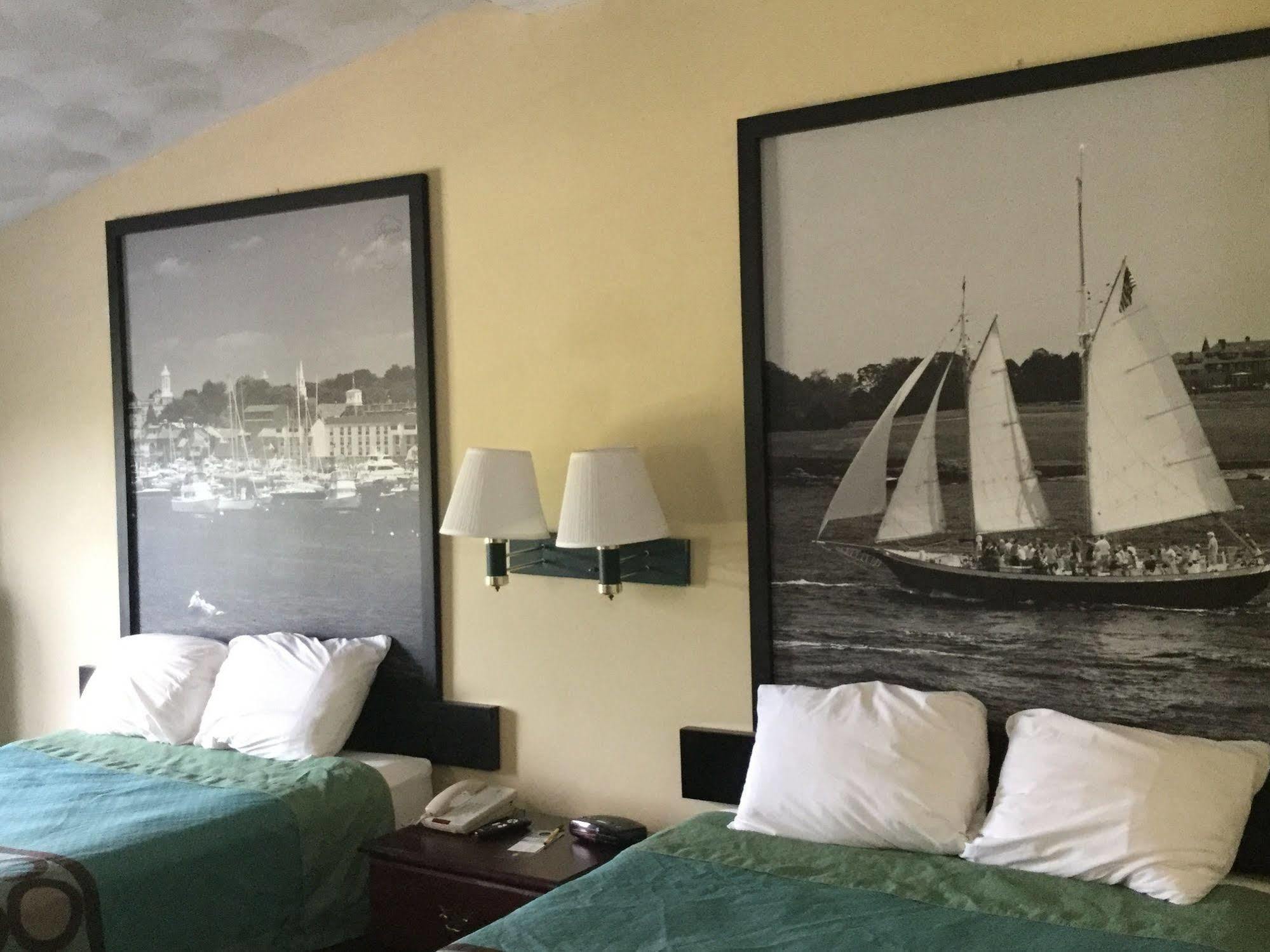 Super 8 By Wyndham West Greenwich/Providence Eksteriør billede